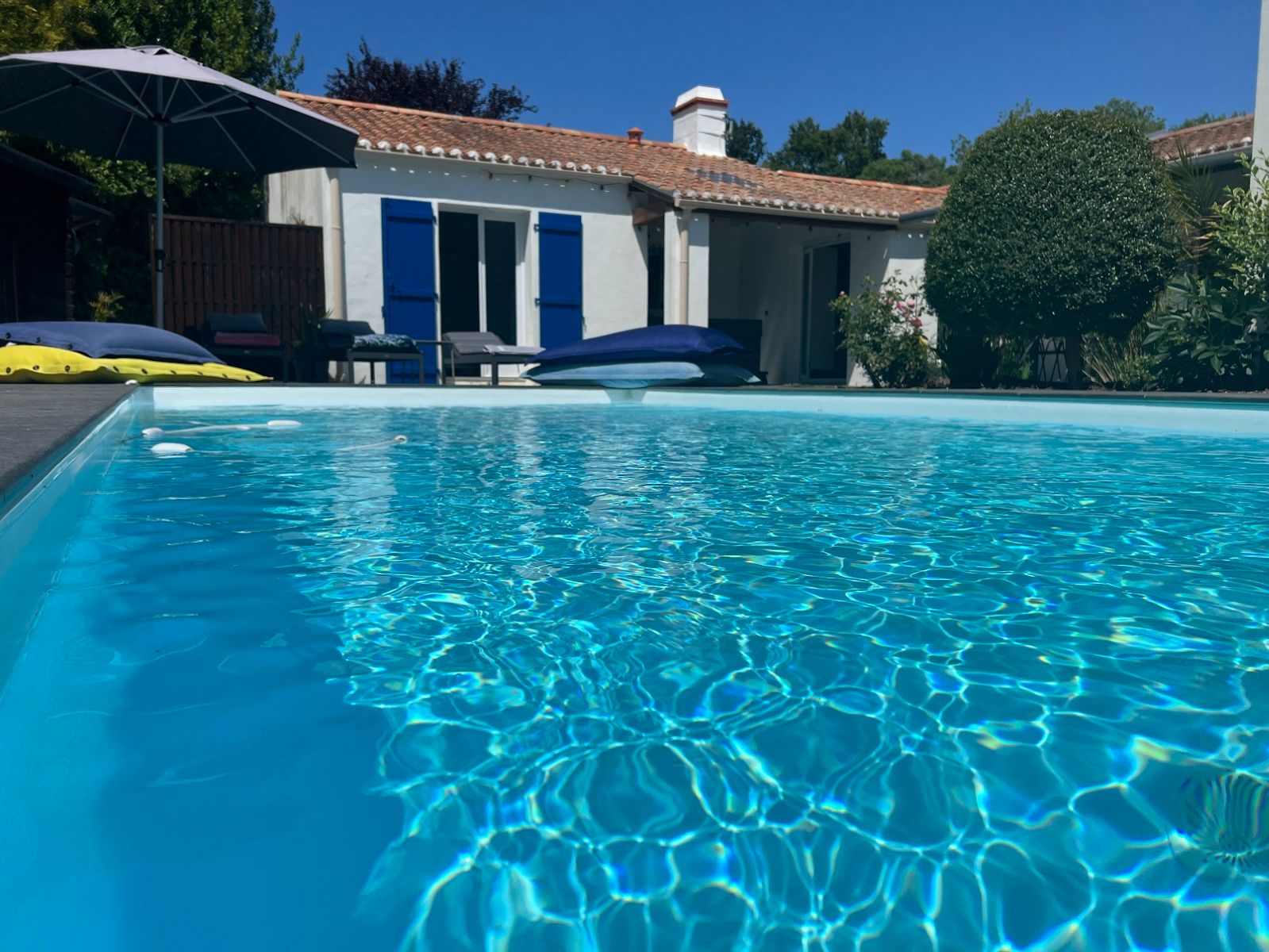 Grandlieu Evasion - GAY ONLY - naturiste - 100% masculin - piscine chauffée et spa - Massages Grandlieu Evasion - GAY ONLY - naturiste - 100% masculin - piscine chauffée et spa - Massages