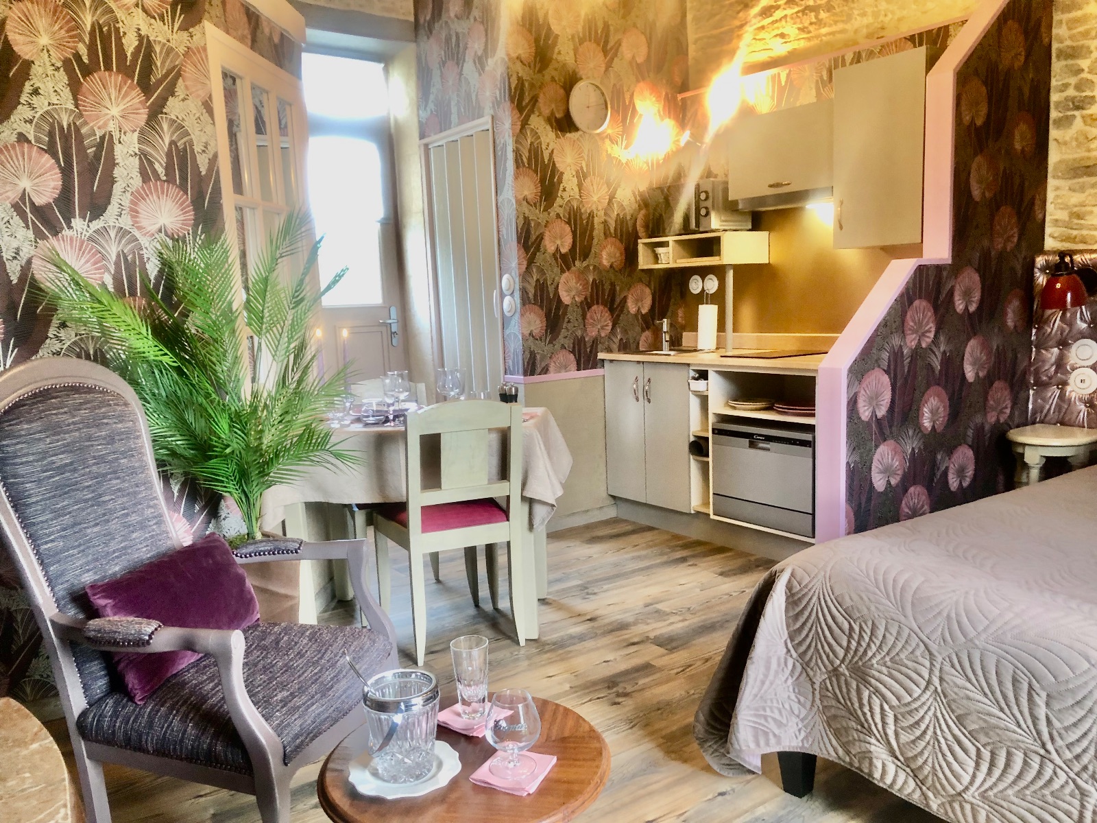 Les Fleurs de Lys Les Fleurs de Lys