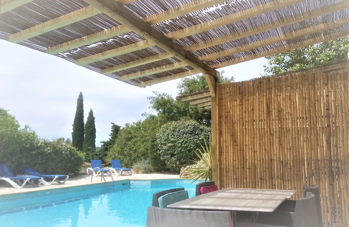 HOTEL A BORMES AVEC GRANDE PISCINE EXTERIEURE CHAUFFEE ET JACUZZI