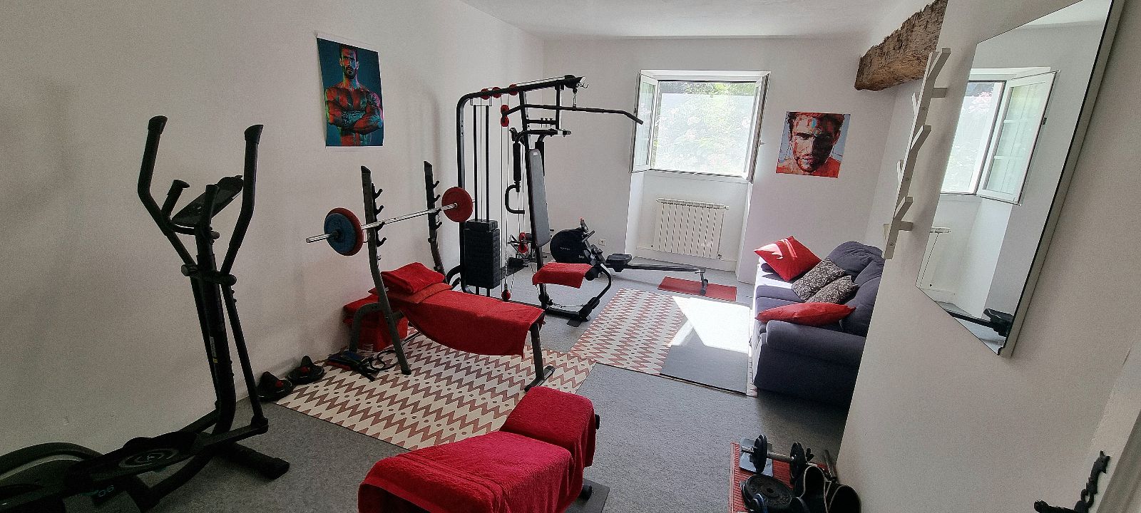 SALLE DE GYM A DISPO 