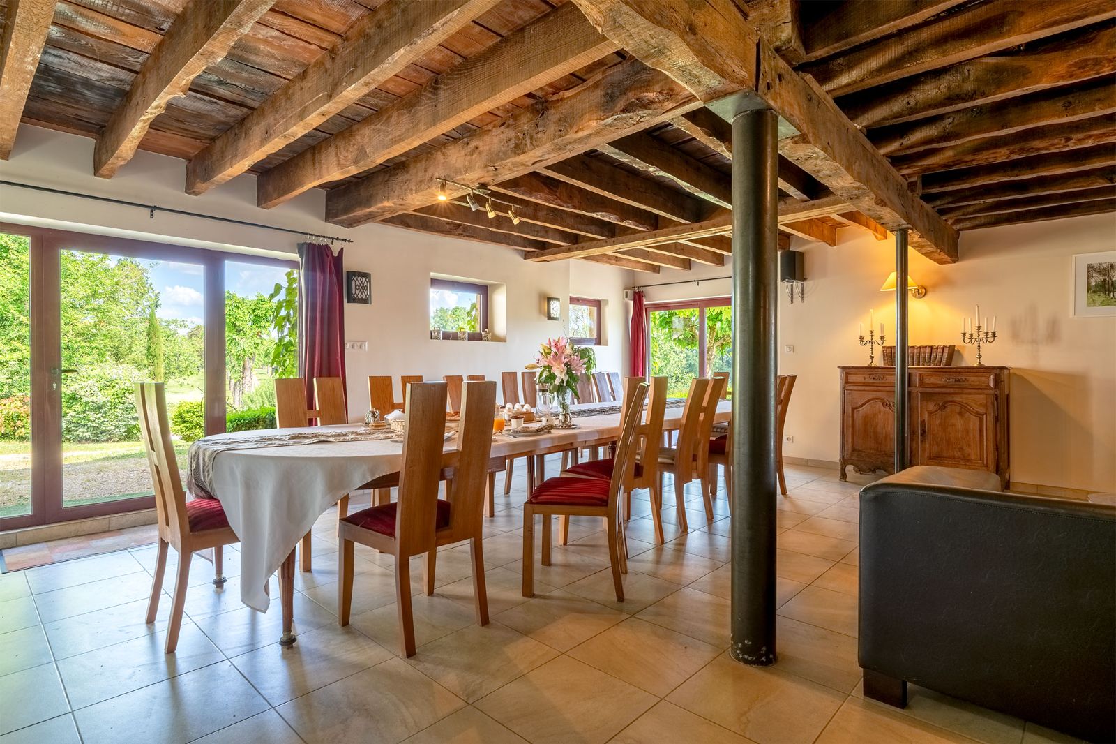 La salle du petit déjeuner La salle du petit déjeuner