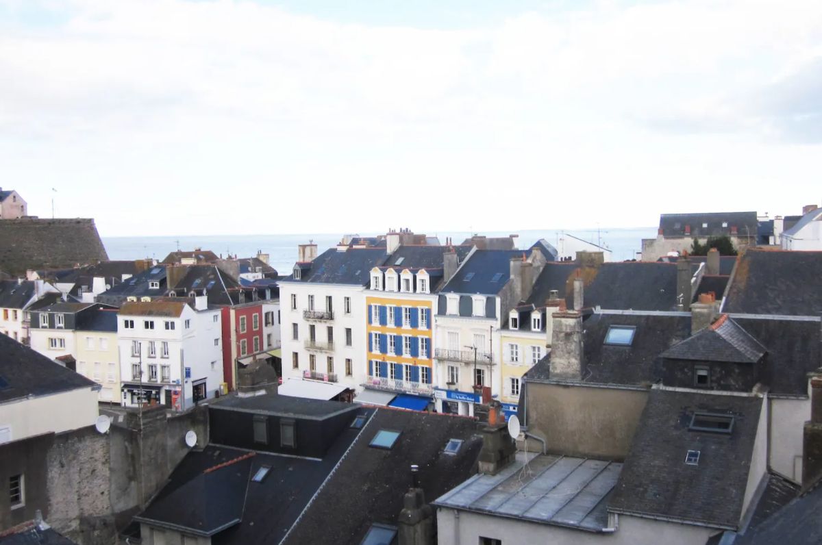 Vue de la chambre (village et mer)