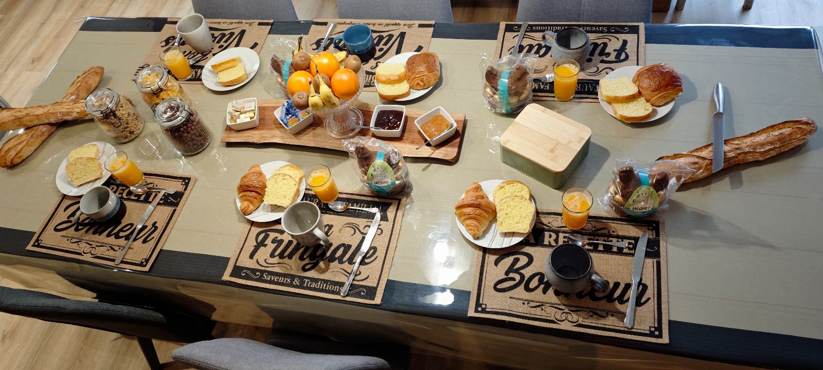 Petit déjeuner Petit déjeuner