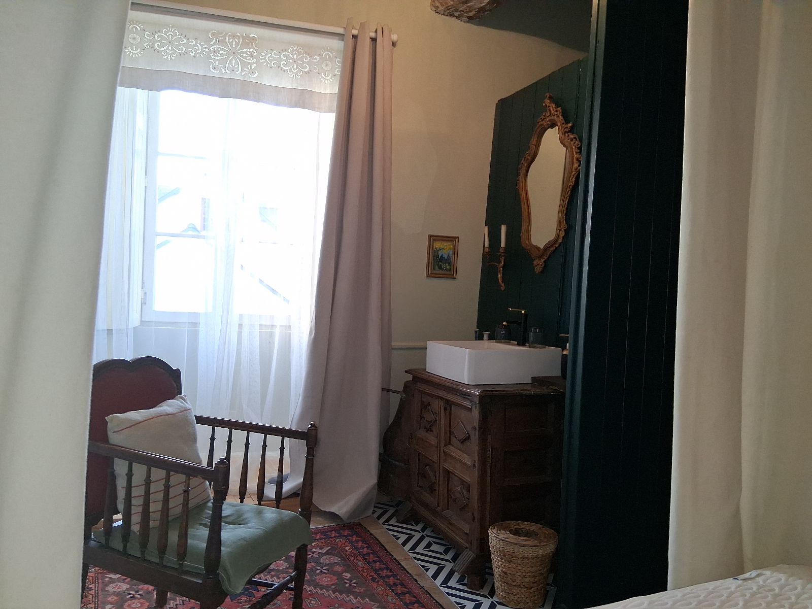 l'espace dans la chambre Verdure du lavabo l'espace dans la chambre Verdure du lavabo