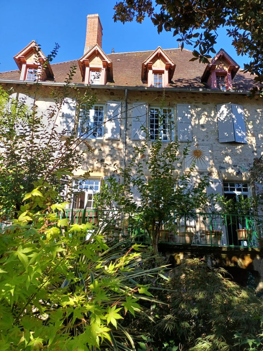 la faade ct jardin du Clos Rodolphe