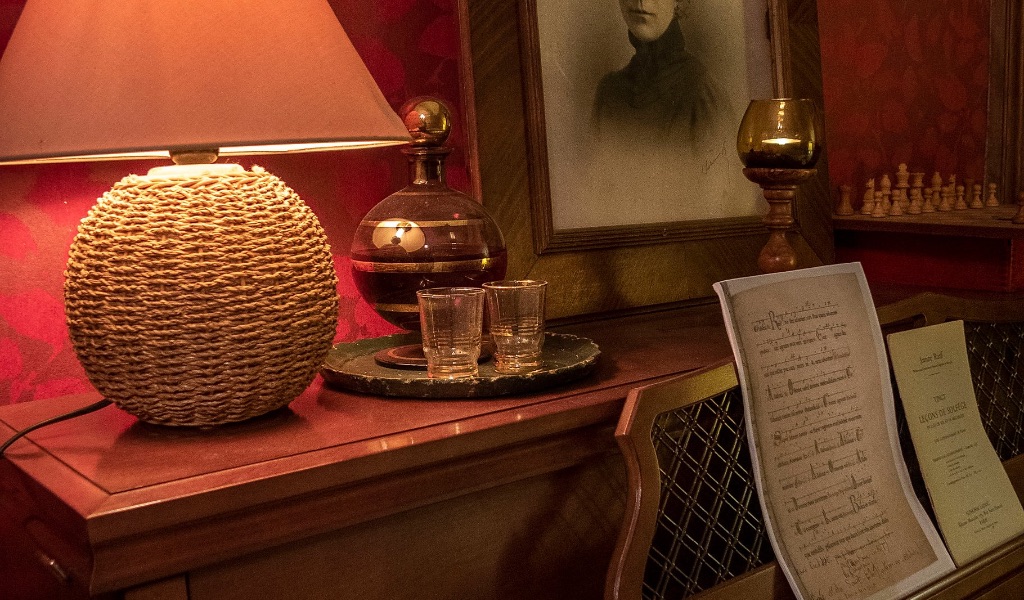 Salon l'hiver, chambre du pianiste l'été Salon l'hiver, chambre du pianiste l'été