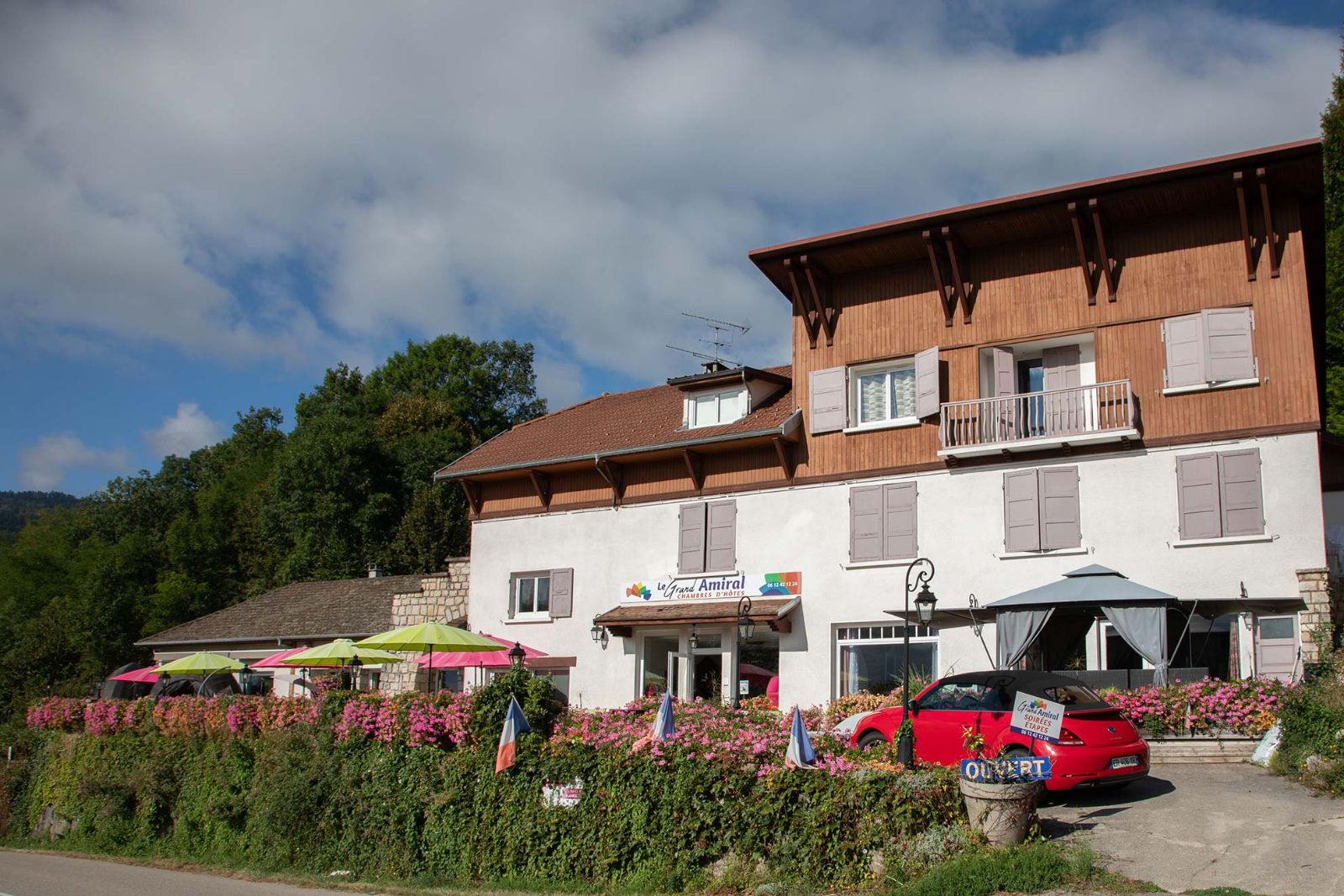 Parking devant la maison Parking devant la maison