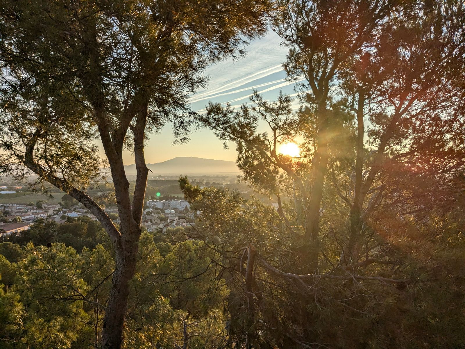 lever du soleil sur la terrasse de la cuisine 