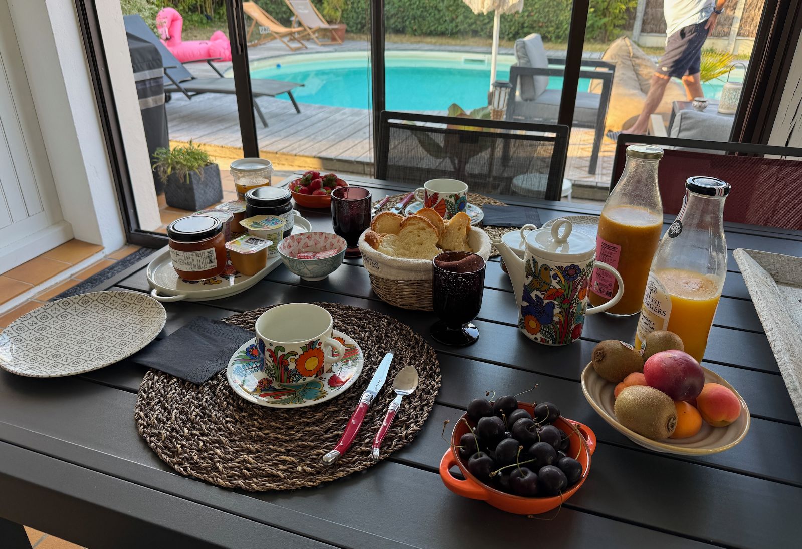 Petit déjeuner dans la véranda Petit déjeuner dans la véranda
