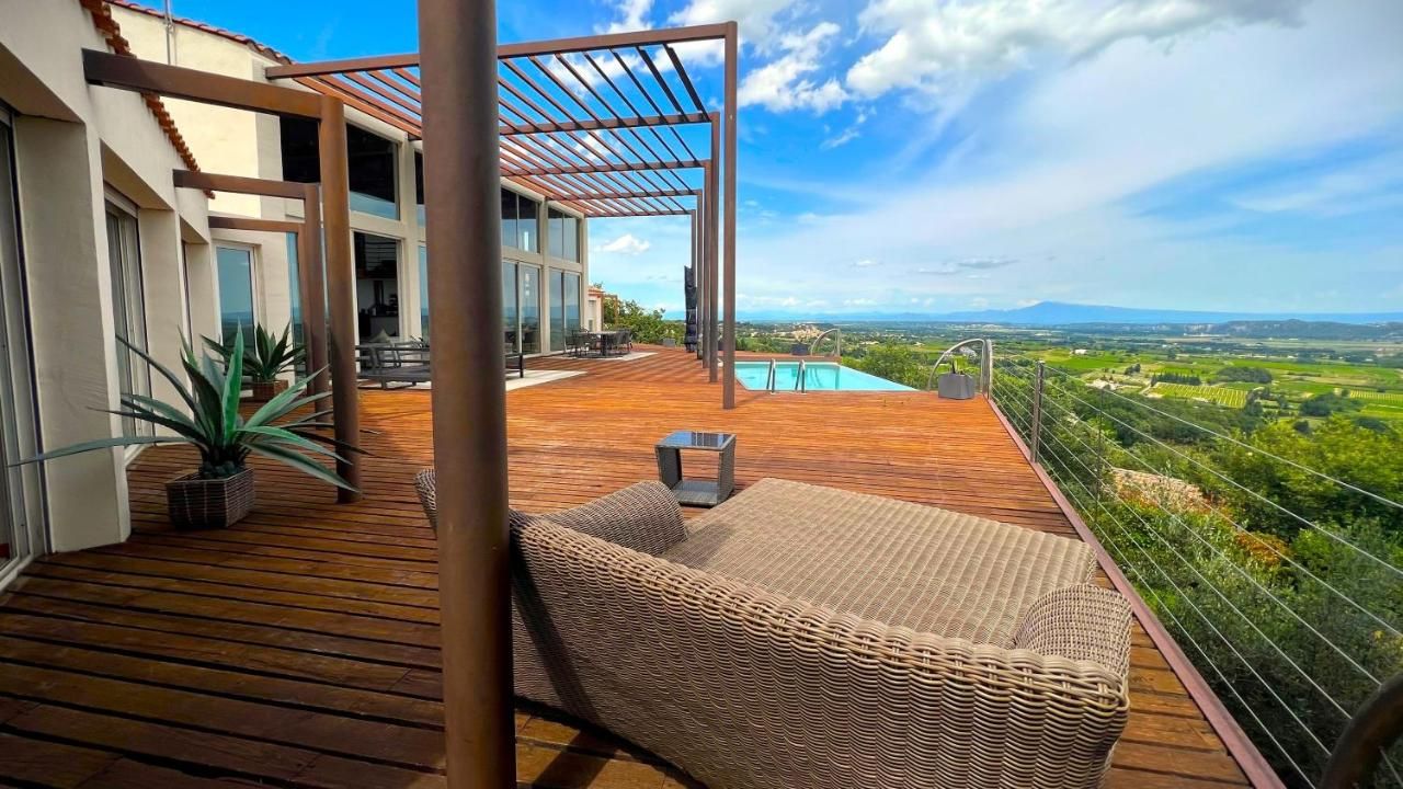 Terrasse et piscine à débordement Terrasse et piscine à débordement