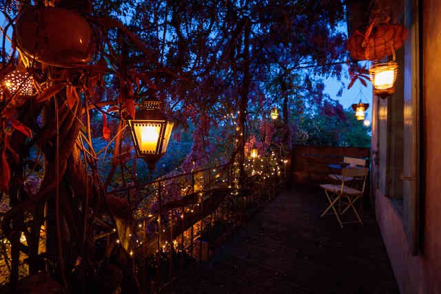 le balcon aux lumires du soir