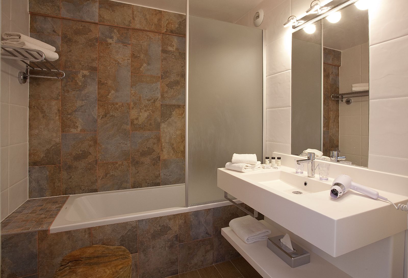 Salle de bains hôtel les Grandes Rousses Salle de bains hôtel les Grandes Rousses