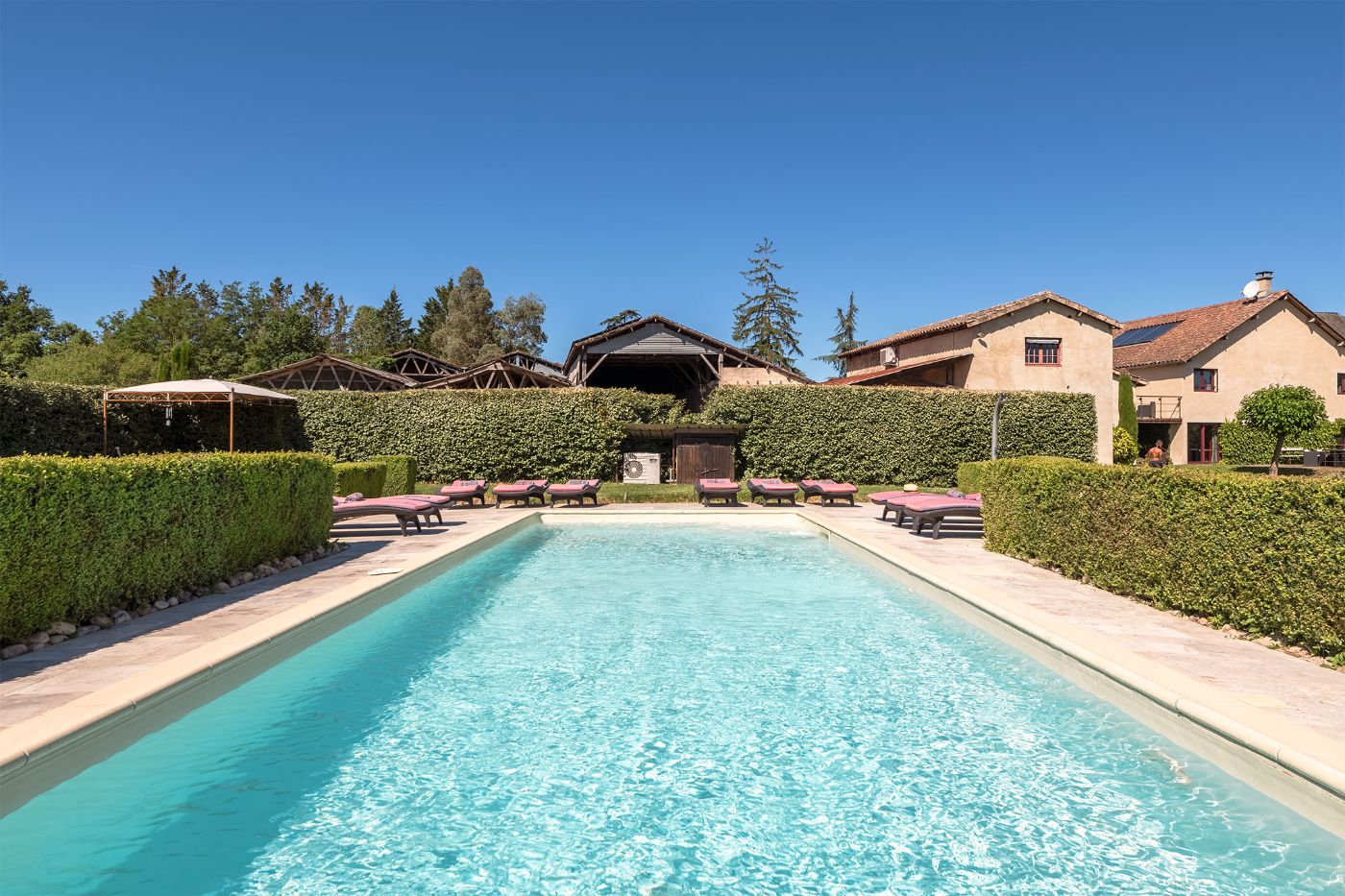 La piscine au sel chauffée (en saison) La piscine au sel chauffée (en saison)