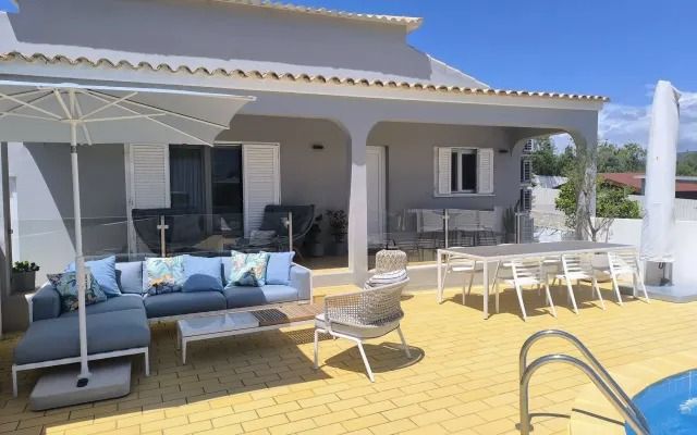 Lounge Area Lounge Area