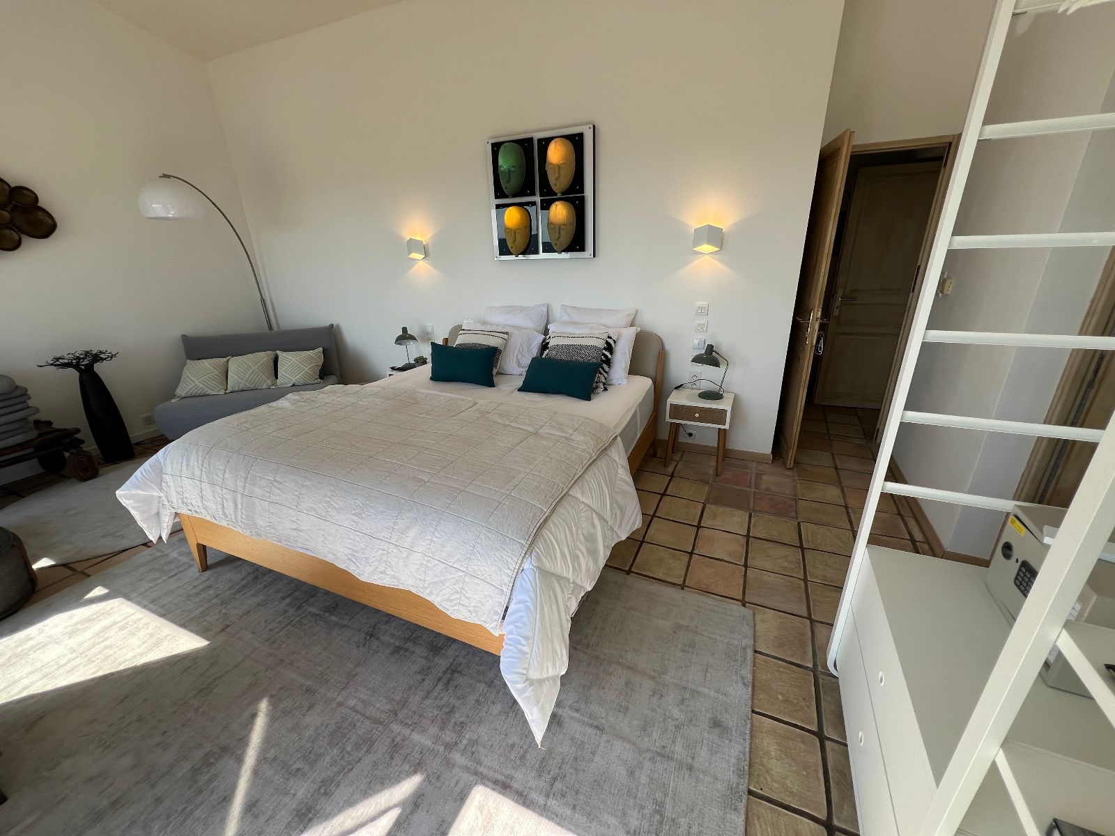 Suite Saïgon - Lit King Size et petit salon Suite Saïgon - Lit King Size et petit salon