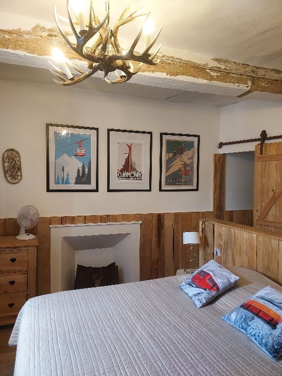 Chambre ''Nuit Blanche'' au 1er étage Chambre ''Nuit Blanche'' au 1er étage