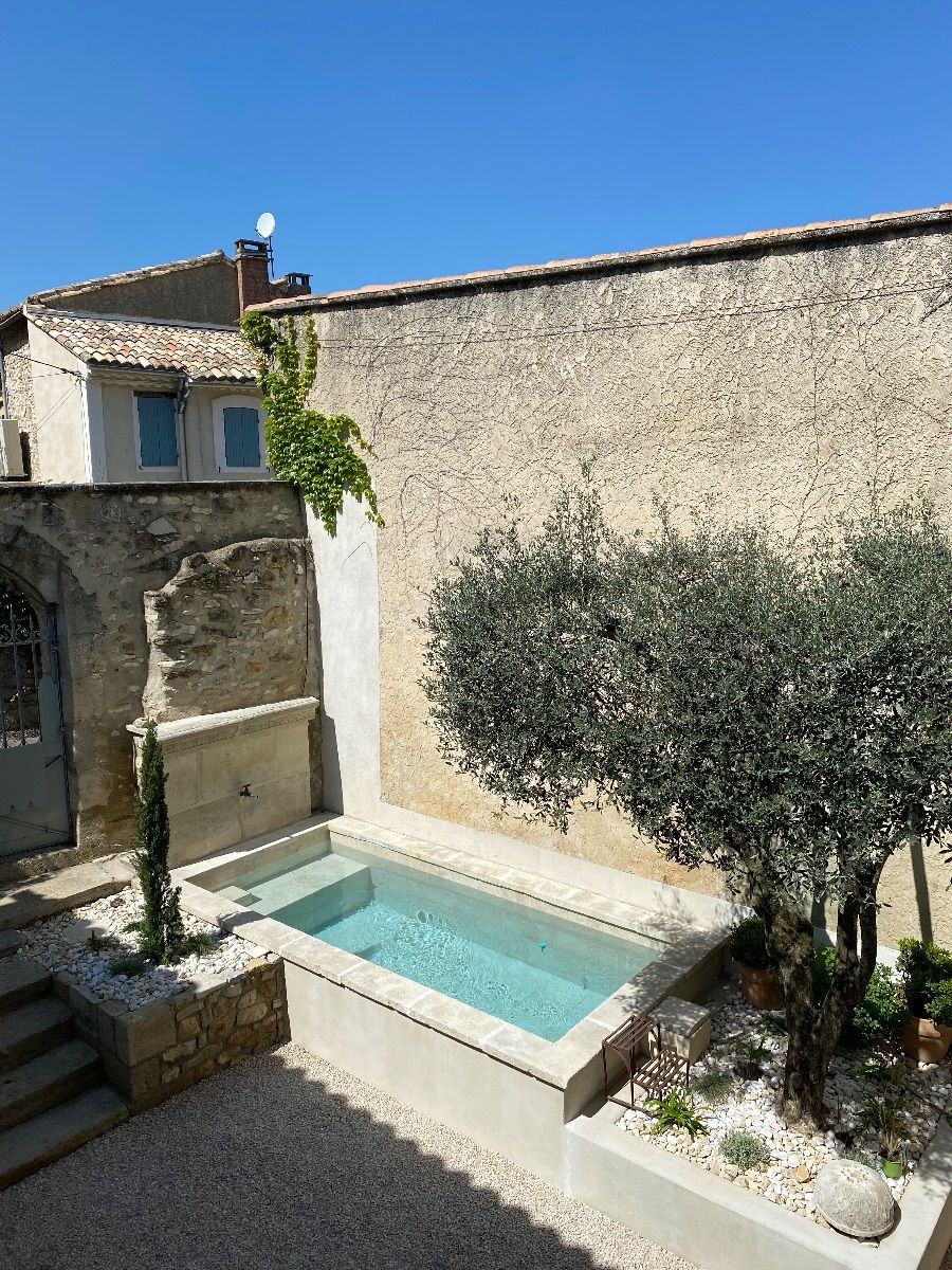 Vue patio et piscine Vue patio et piscine