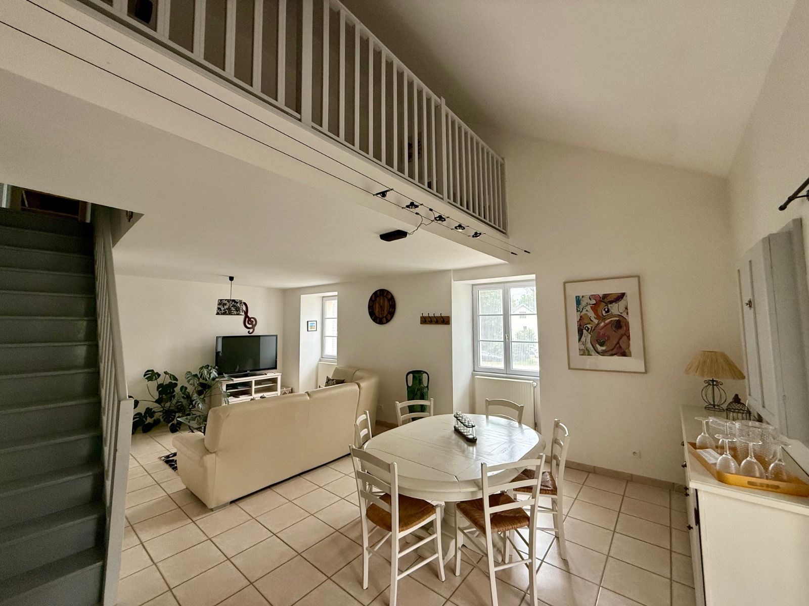 Coin cuisine avec lave vaisselle, cuisinire  induction