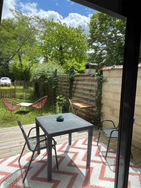 ENTREE ET TERRASSE PRIVATIVES