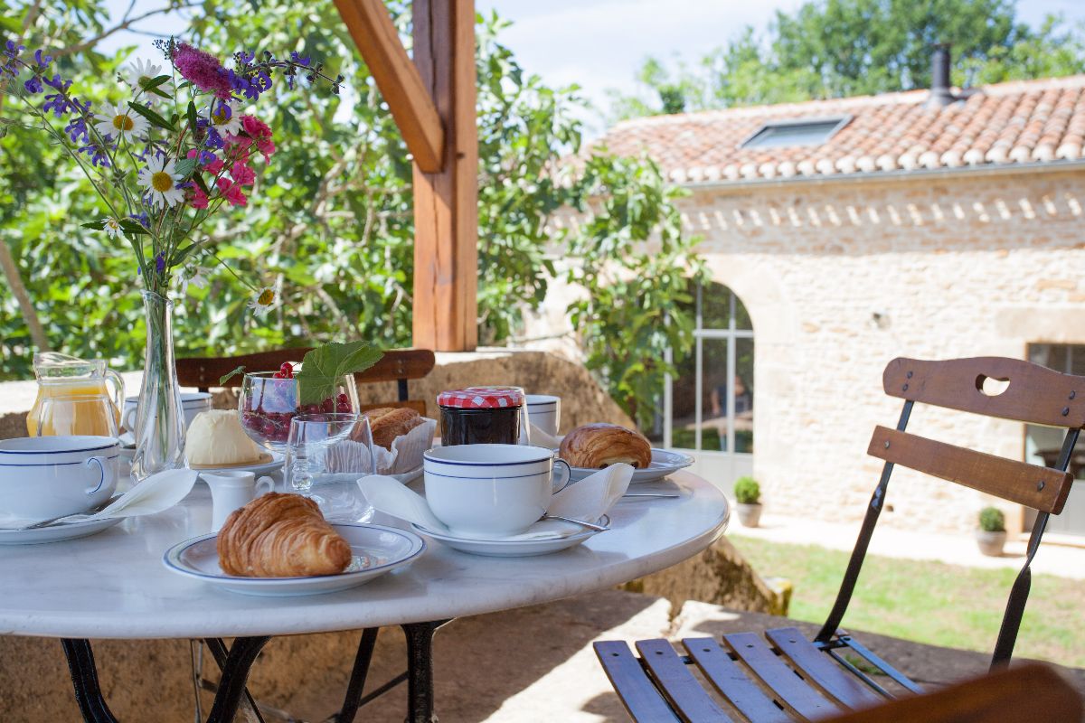 Petit djeuner terrasse 1