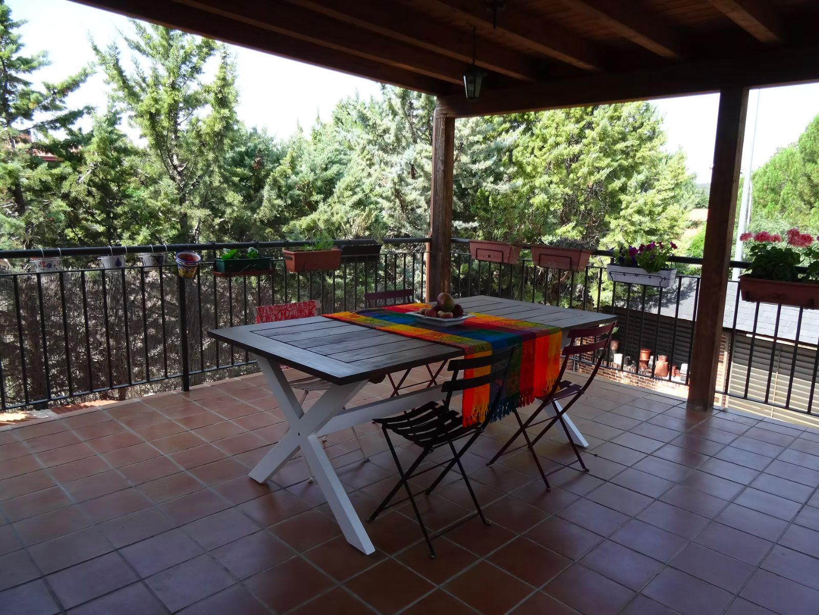 Terrasse Ouest - West terrace Terrasse Ouest - West terrace